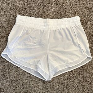 Athleta Mesh Racer Run Mid Rise 4" Short